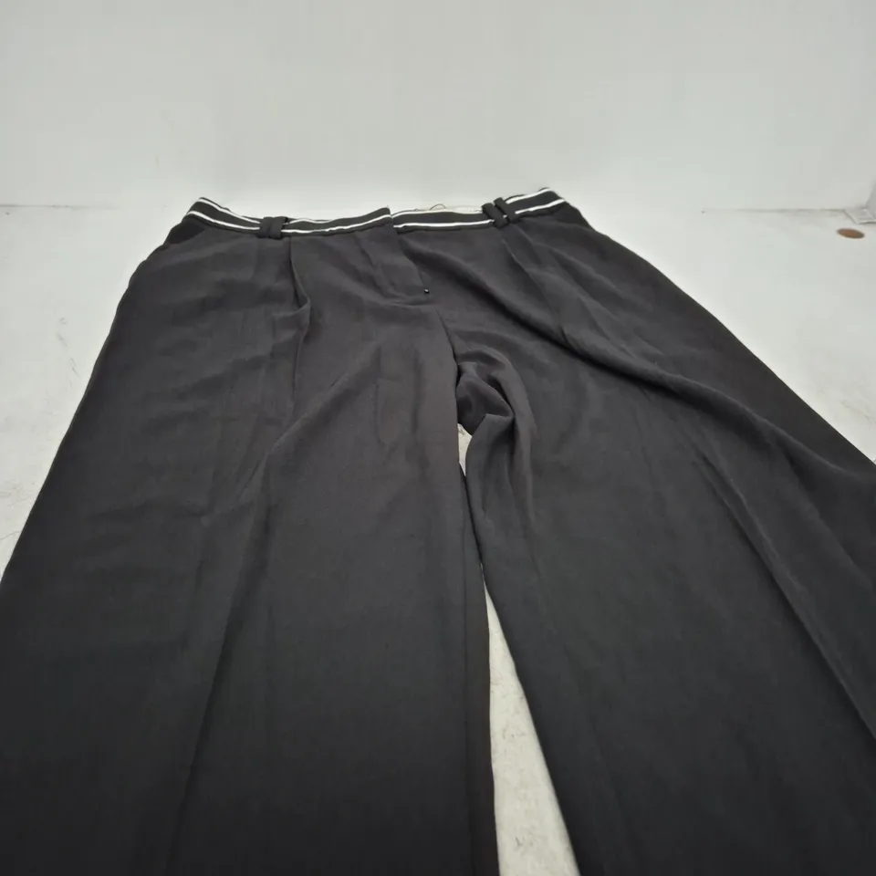 MINT VELVET BLACK WAIST DETAIL TROUSERS – UK 18R