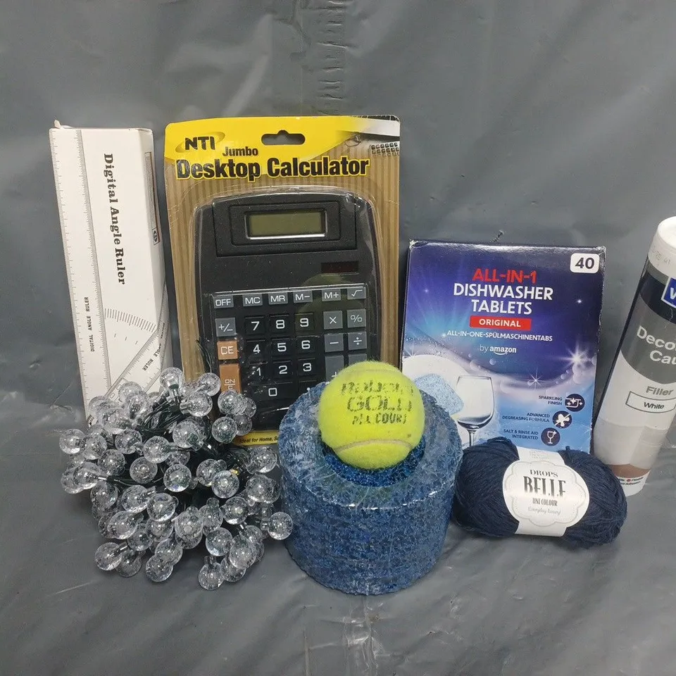 APPROXIMATELY 12 ASSORTED HOUSEHOLD ITEMS TO INCLUDE JUMBO DESKTOP CALCULATOR, TENNIS BALL, DIGITAL ANGLE RULER, ETC