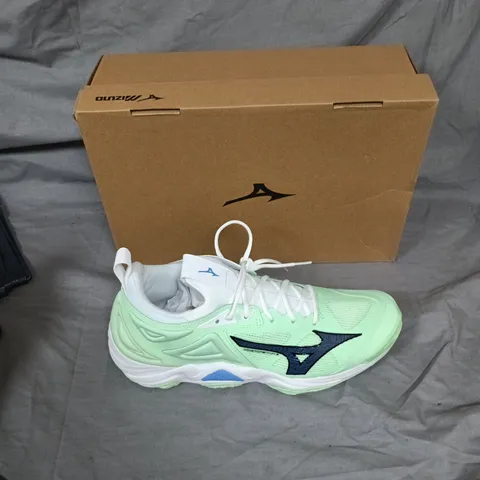 MIZUNO RUNNING SHOES - MINT GREEN, BOXED - UK 10.5