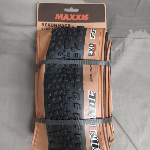 MAXXIS REKON RACE MTB TYRE 29 X 2.4 – FOLDING, TAN SIDEWALL