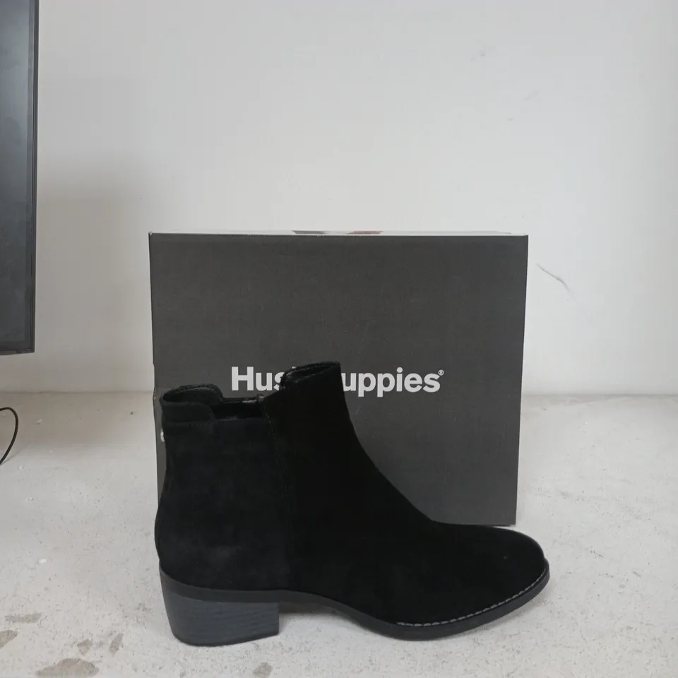 HUSH PUPPIES BLACK SUEDE ANKLE BOOTS – ZIP CLOSURE (BOXED) SIZE 7