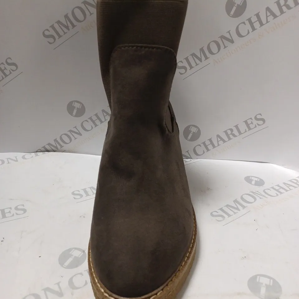 EVANS BROOKE ANKLE BOOTS, BROWN - SIZE 6