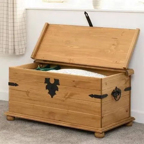BOXED CORONA SINGLE STORAGE CHEST - DISTRESSED WAXED PINE (1 BOX)