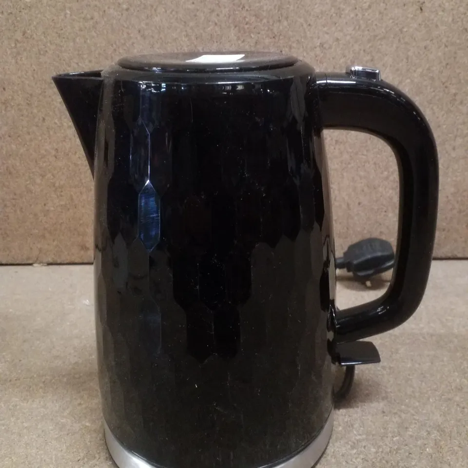 BOXED RUSSELL HOBBS 26051 HONEYCOMB BLACK KETTLE 