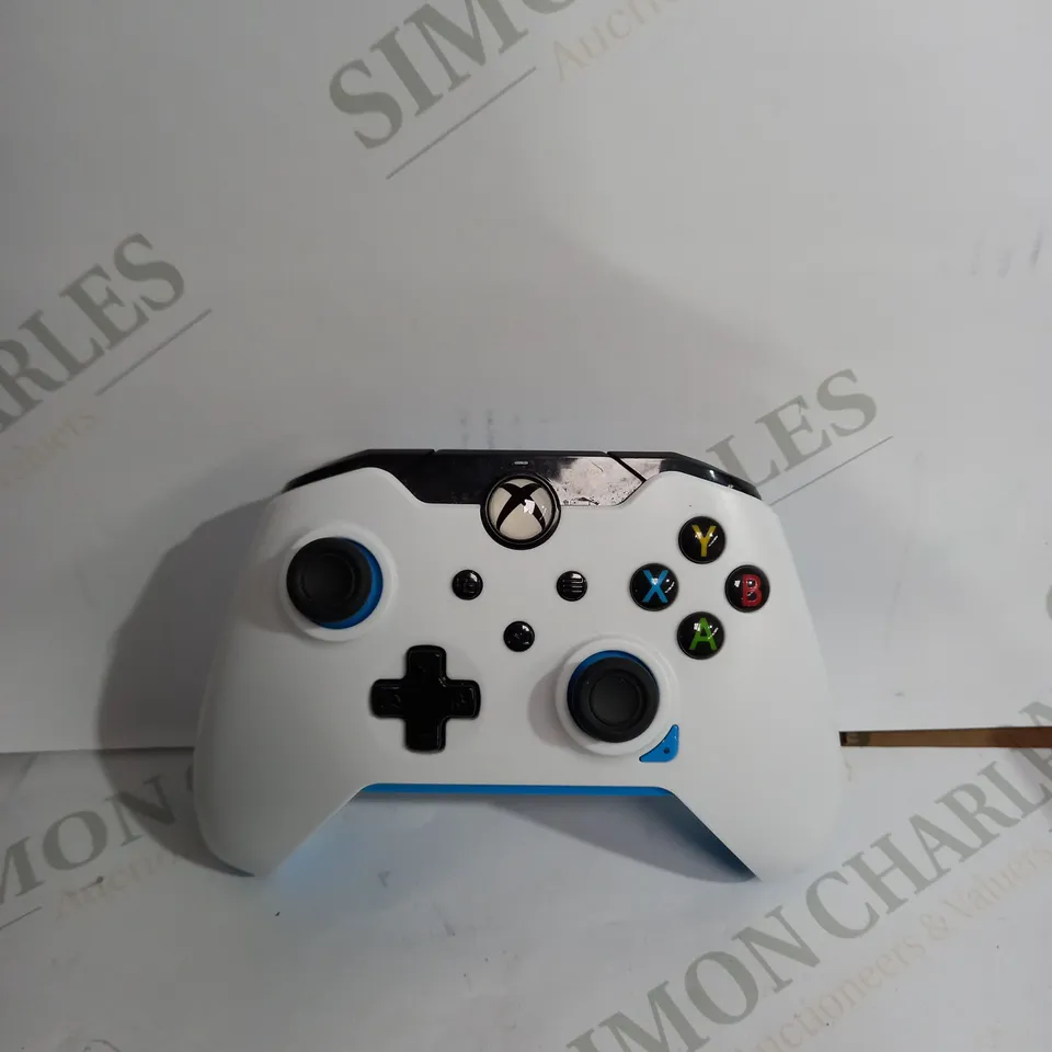 PDP ION WHITE XBOX WIRED CONTROLLER