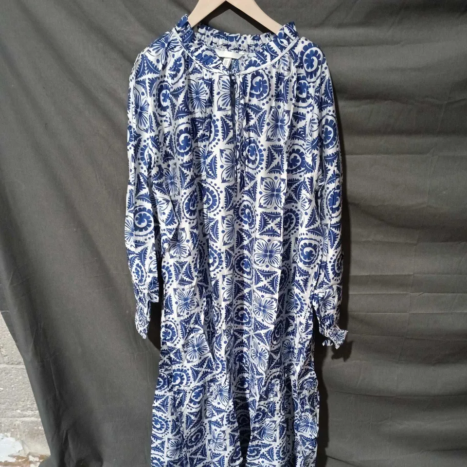H&M WOMEN’S BLUE & WHITE FLORAL PRINT DRESS, EU 3XL (UK SIZE NOT SHOWN)