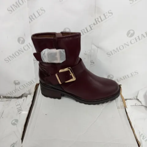 BOXED PAIR OF MODA IN PELLE CORNELIA BROWN LEATHER BOOTS SIZE 6