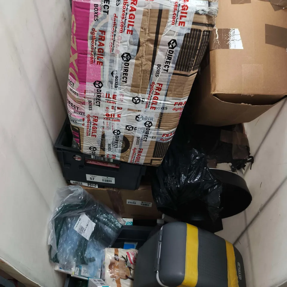 CAGE OF ASSORTED ITESM TO INCLUDE - WII GAMES - CORSAIR QX120 RGB FAN CASE - BILLDOG SKIN CARE