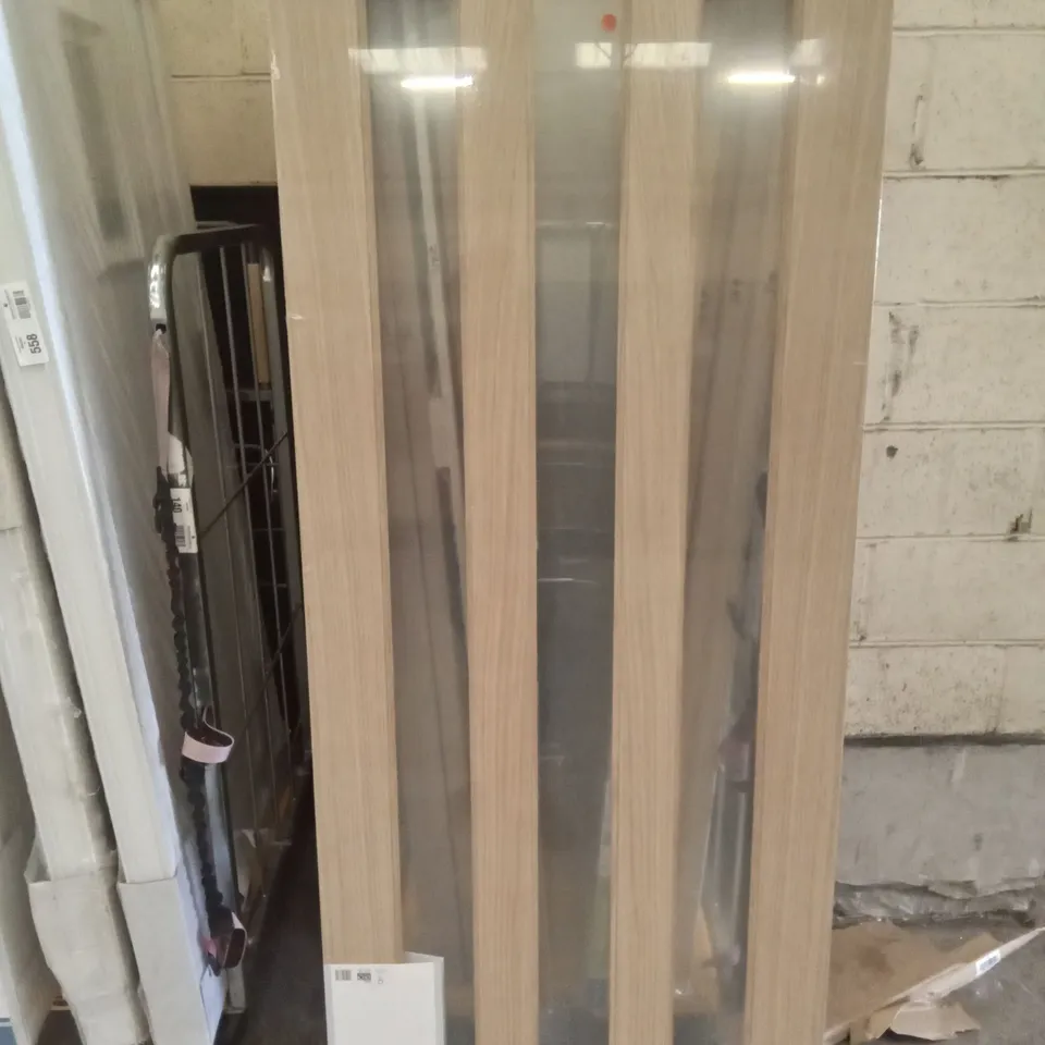 GEOM VERTICAL 3 PANEL OAK VENEER GLAZED INTERNAL DOOR 1981×762×35MM