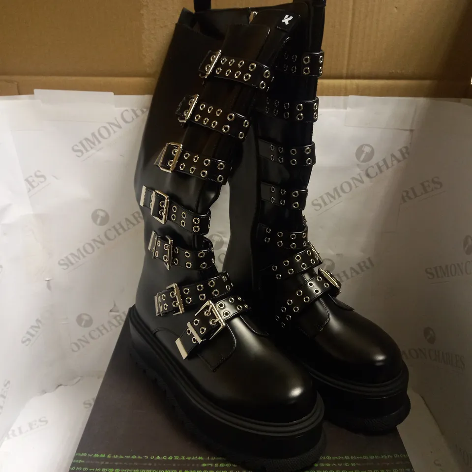 KOI VEGAN HADRIAN COMBAT PLATFORM BOOTS - BLACK SIZE 7