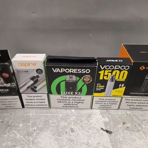 BOX OF APPROXIMATELY 18 ASSORTED E-CIGARATTES TO INCLUDE ASPIRE, VOOPOO, SMOK ETC 