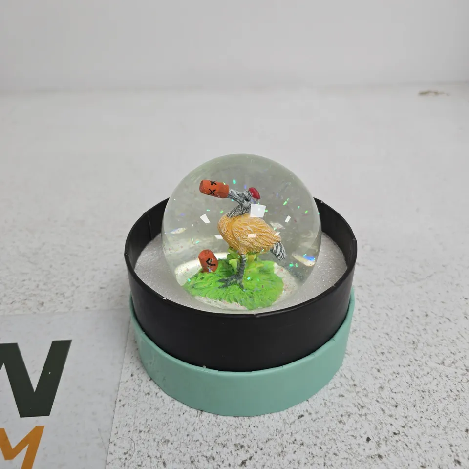 TYPO CHRISTMAS SNOWGLOBE TIS THE SEASON