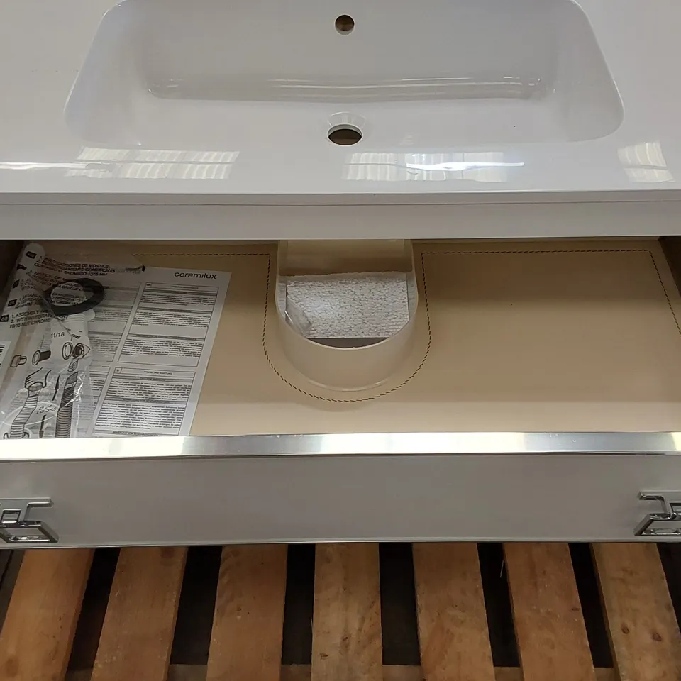 DESIGNER BATHROOM VANITY UNIT WITH BASIN 