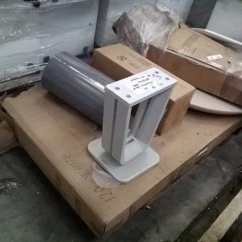 PALLET OF ASSORTED FURNITURE PARTS