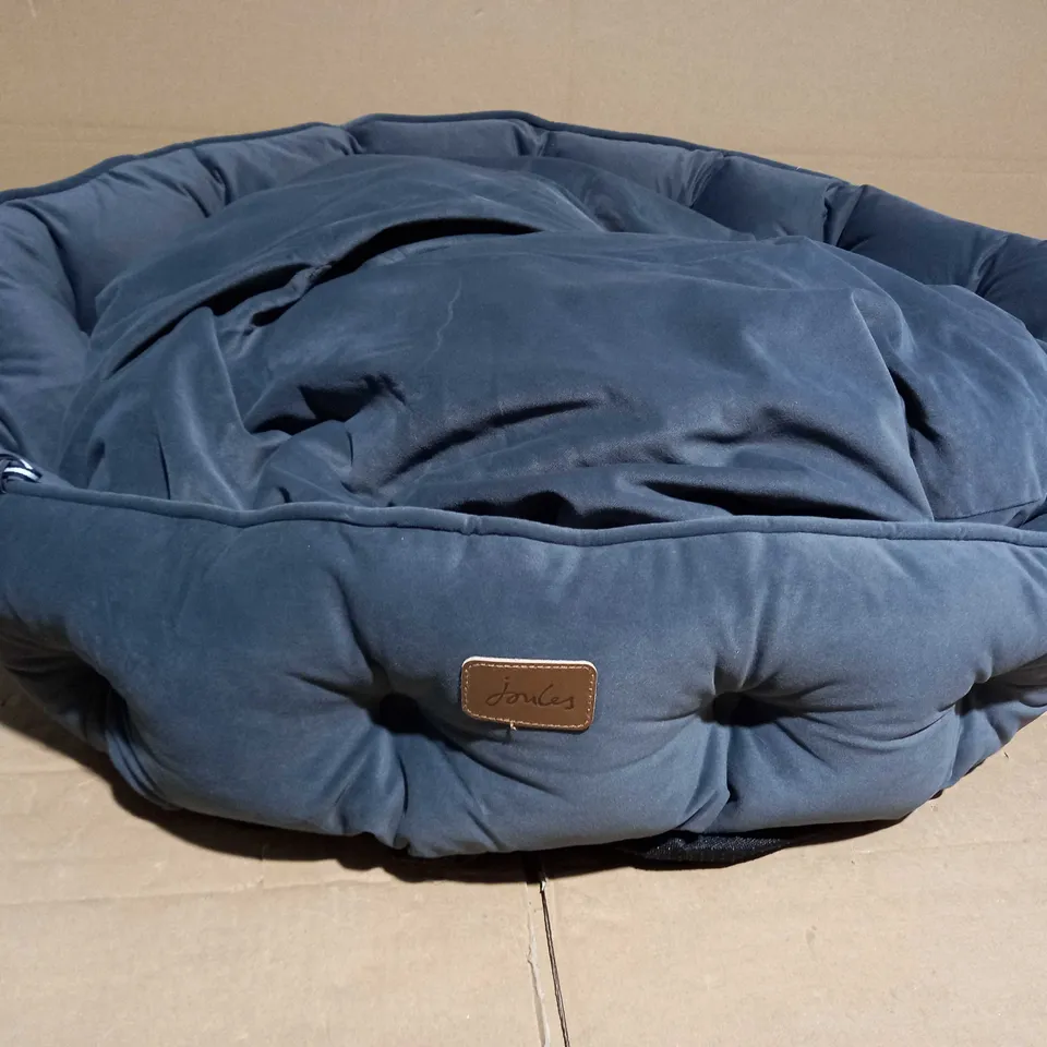 JOULES CHESTERFIELD LARGE GREY PET BED  RRP £69.99