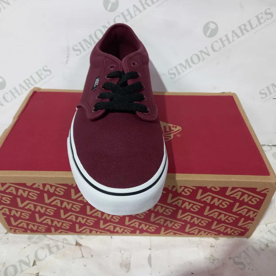 BOXED PAIR OF VANS ATWOOD CANVAS SHOES IN OXBLOOD/WHITE UK SIZE 10
