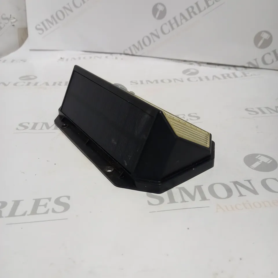 BOXED OMERIL SOLAR MOTION SENSOR LIGHT.