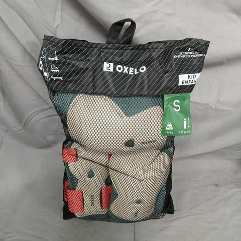 OXELO KIDS PROTECTIVE GEAR SET – SIZE S (9–15 YEARS)