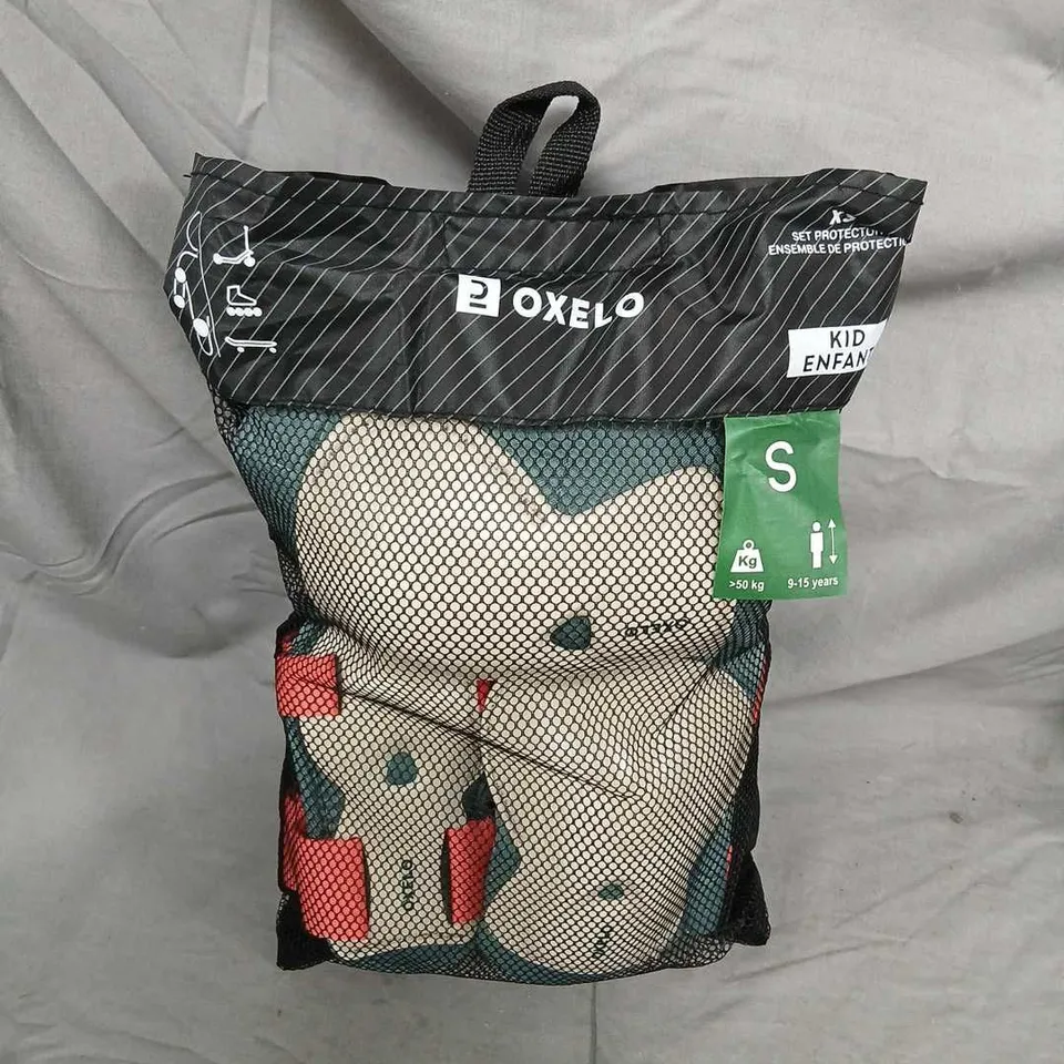 OXELO KIDS PROTECTIVE GEAR SET – SIZE S (9–15 YEARS)