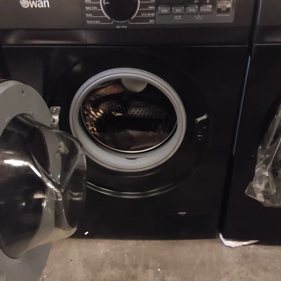 SWAN SW75130B 9KG LOAD, 1400 SPIN FREESTANDING WASHING MACHINE - BLACK