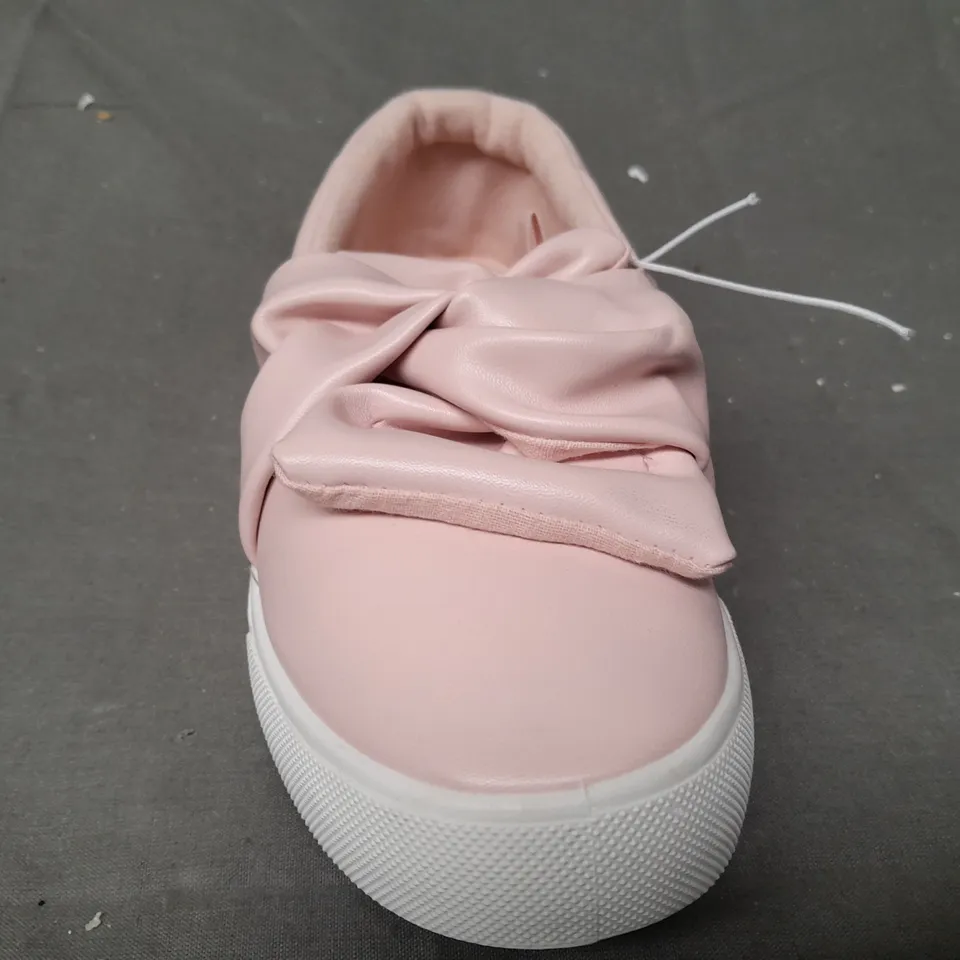 BOX OF APPROXIMATELY 8 PAIRS OF DESIGNER KIDS SLIP-ON SHOES IN PINK - VARIOUS SIZES