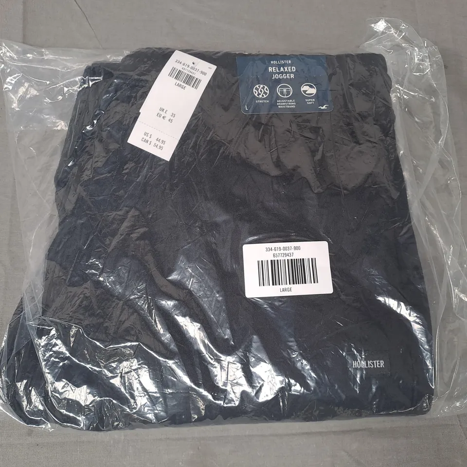 HOLLISTER RELAXED JOGGERS IN BLACK SIZE LARGE