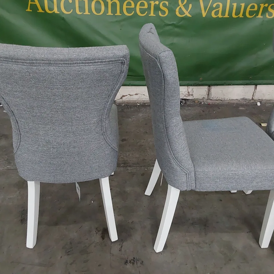 SET OF FOUR BUTTONED BACK UPHOLSTERED DINING CHAIRS GREY FABRIC ON WHITE PAINTED LEGS 