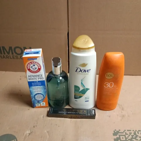 APPROXIMATEY 20 ASSORTED HEALTH AND BEAUTY PRODUCTS TO INCLUDE - ARM & HAMMER TOOTHPASTE - DOVE SHAMPOO AND SOLAIT SUN LOTION