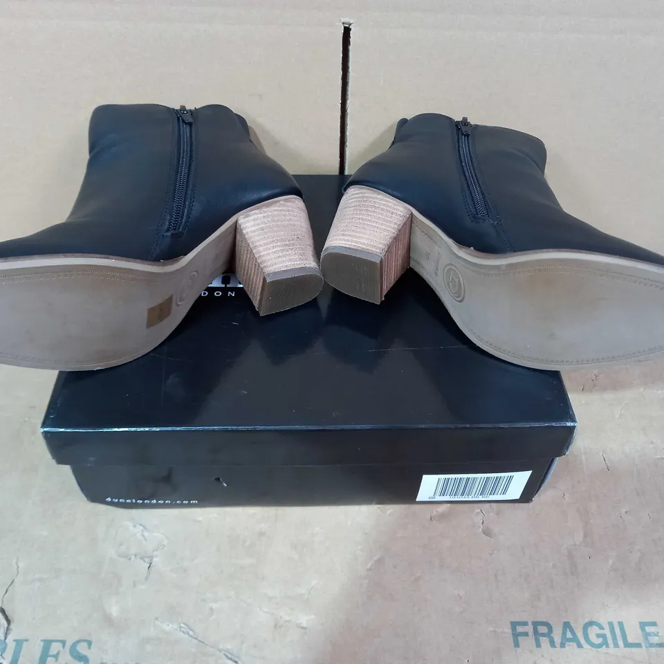 BOXED PAIR OF DUNE BOOTS - SIZE 39