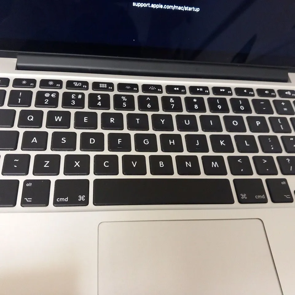 APPLE MACBOOK PRO (A1502 EARLY 2015)
