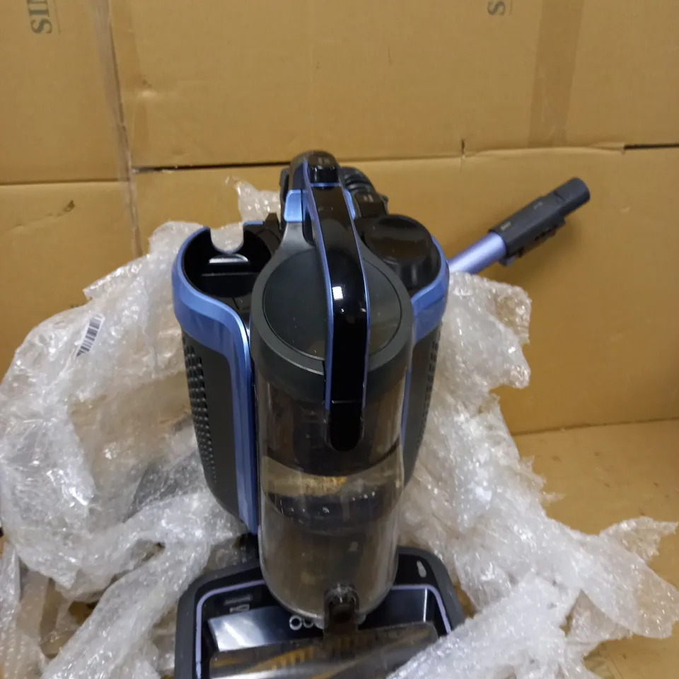 SHARK CORDLESS UPRIGHT VACUUM CLEANER 