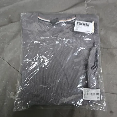 BAGGED HUGO BOSS WAFFLE TSHIRT IN GREY - LARGE