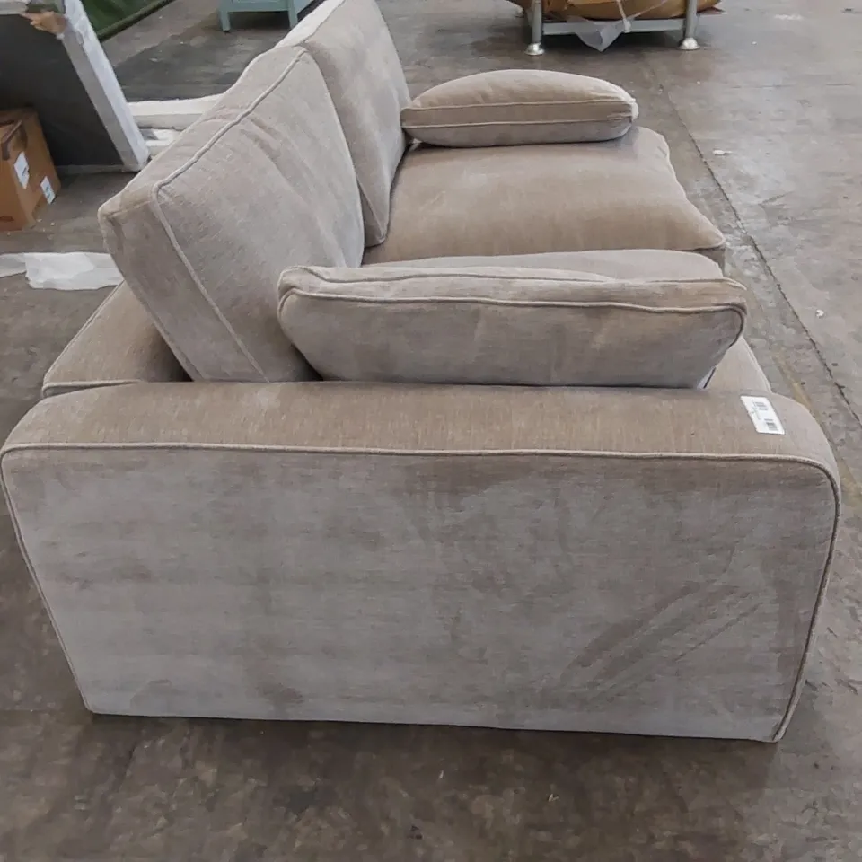 DESIGNER SOFA PIECE WITH CUSHIONS