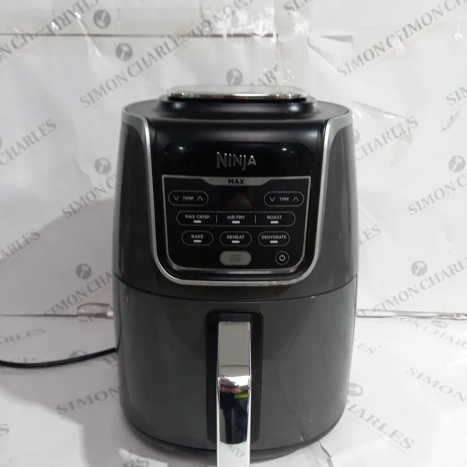 BOXED NINJA AIR FRYER MAX 5.2L AF160UK