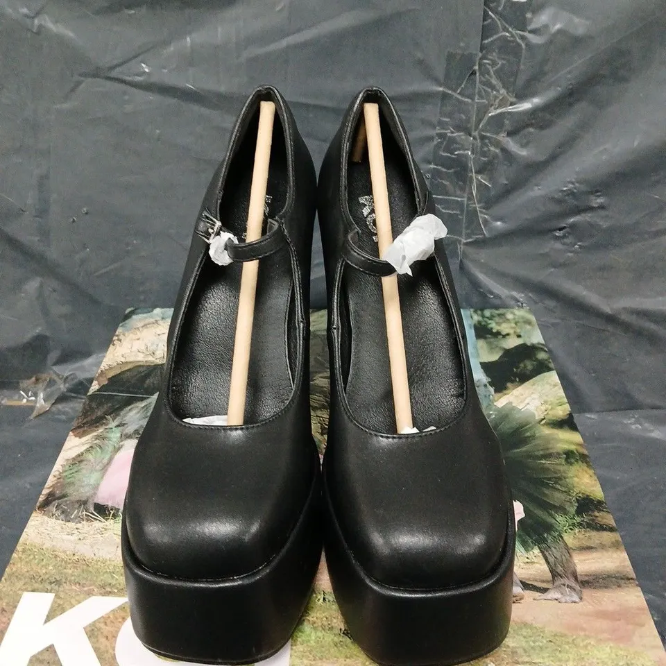 BOXED PAIR OF KOI DARKBLOOM BALCK PLATFORM HEELS - UK SIZE 6
