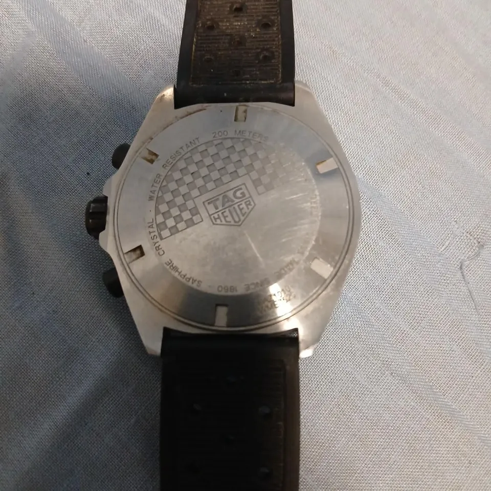 TAG HEUER FORMULA 1 CHRONOGRAPH WATCH – BLACK DIAL, PERFORATED RUBBER STRAP
