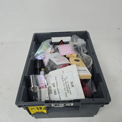 TOTE OF APPROXIMATELY 12 ASSORTED ITEMS TO INCLUDE: SMASH ADJUSTABLE WRENCH