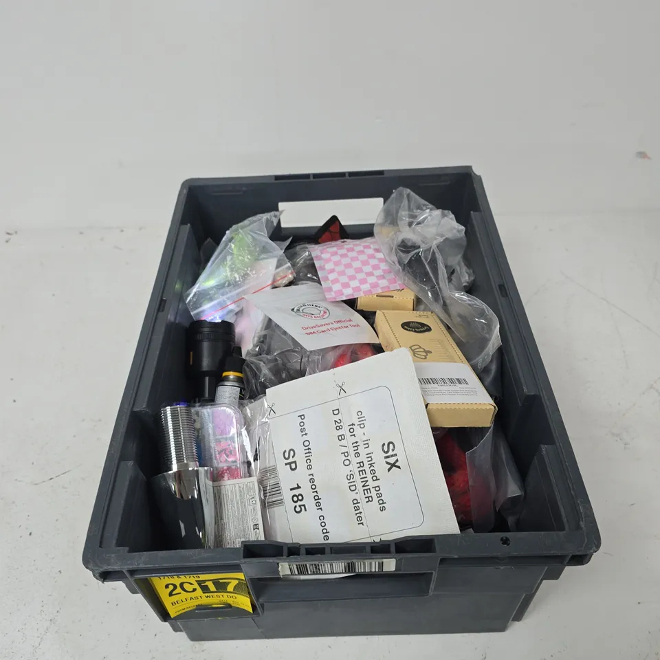 TOTE OF APPROXIMATELY 12 ASSORTED ITEMS TO INCLUDE: SMASH ADJUSTABLE WRENCH