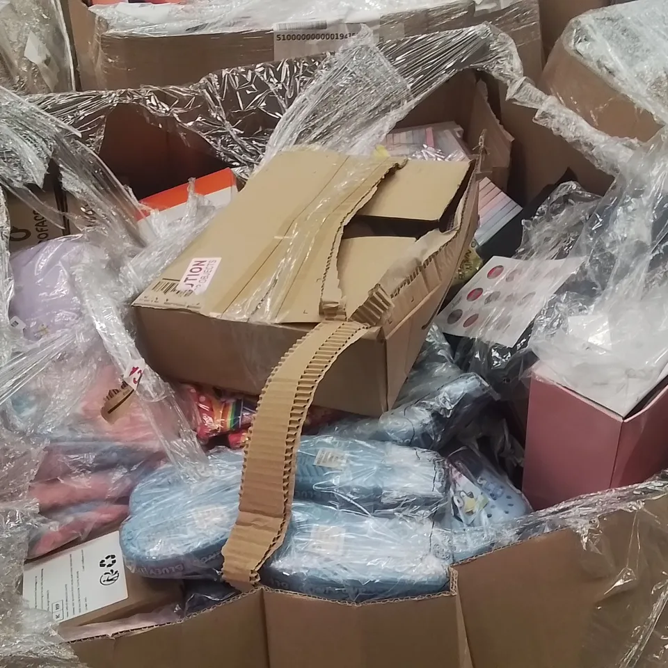 PALLET OF TECH ACCESSORIES,HOME GOODS,FASHION BOOTS AND PRODUCTS AND ITEMS TO INCLUDE;CROCKS,SHOES,TABLET SCREEN PROTECTOR