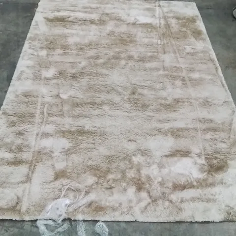 QUALITY DESIGNER AREA RUG - APPROXIMATELY 290X210CM