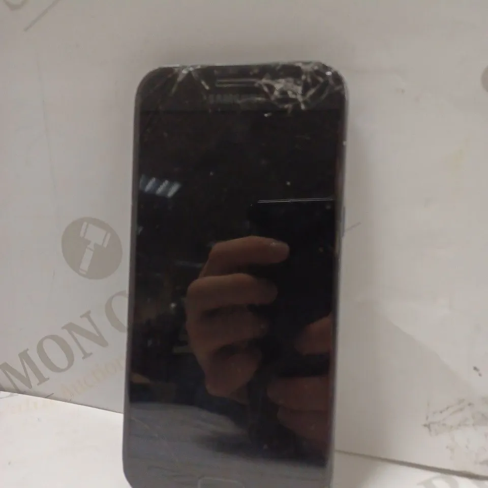 SAMSUNG GALAXY A5 MOBILE PHONE IN BLACK