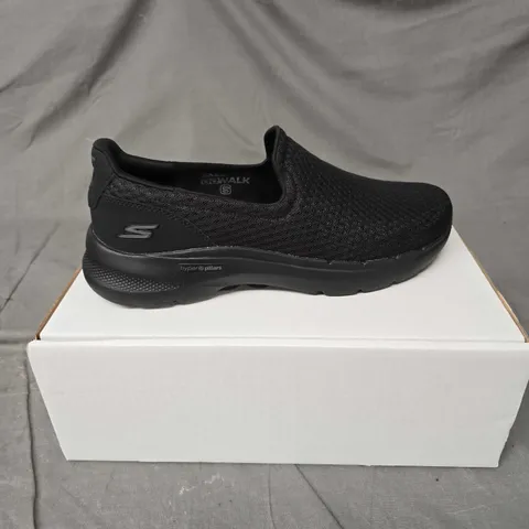 PAIR OF SKECHERS HYPER PILLARS SLIP ON TRAINERS IN BLACK - 9