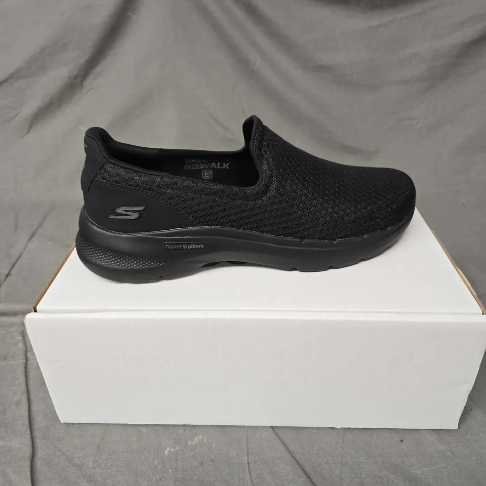 PAIR OF SKECHERS HYPER PILLARS SLIP ON TRAINERS IN BLACK - 9