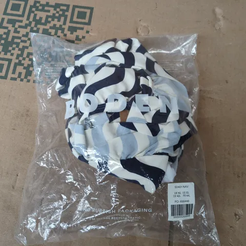 BAGGED EVIA RUFFLE SWIMSUIT IN NAVY/WHITE - UK 16L