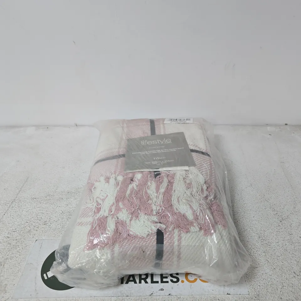 LIFESTYLE COLLECTION FRISCO THROW BY EMMA BARCLAY – PINK & CREAM, 228CM X 254CM