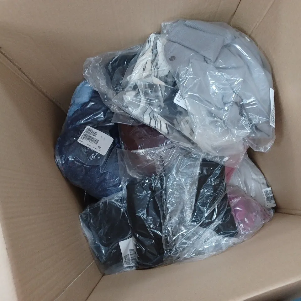 LARGE QUANTITY OF ASSORTED CLOTHING TO INCLUDE JUMPER, TROUSERS, CARDIGAN, ETC