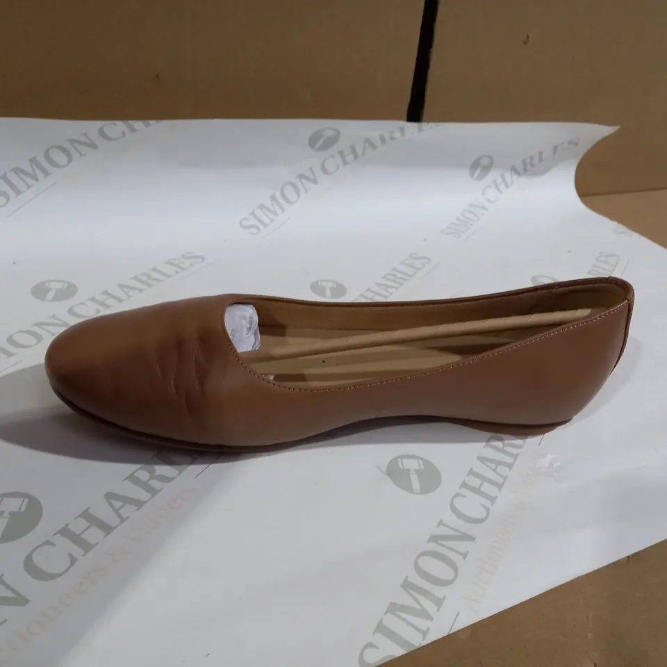 NATURALIZER BROWN SLIP ON SHOE SIZE 5 