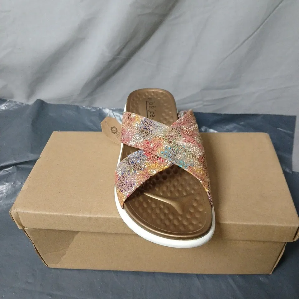 JO AND JOE SANDALS SIZE 6 BOXED
