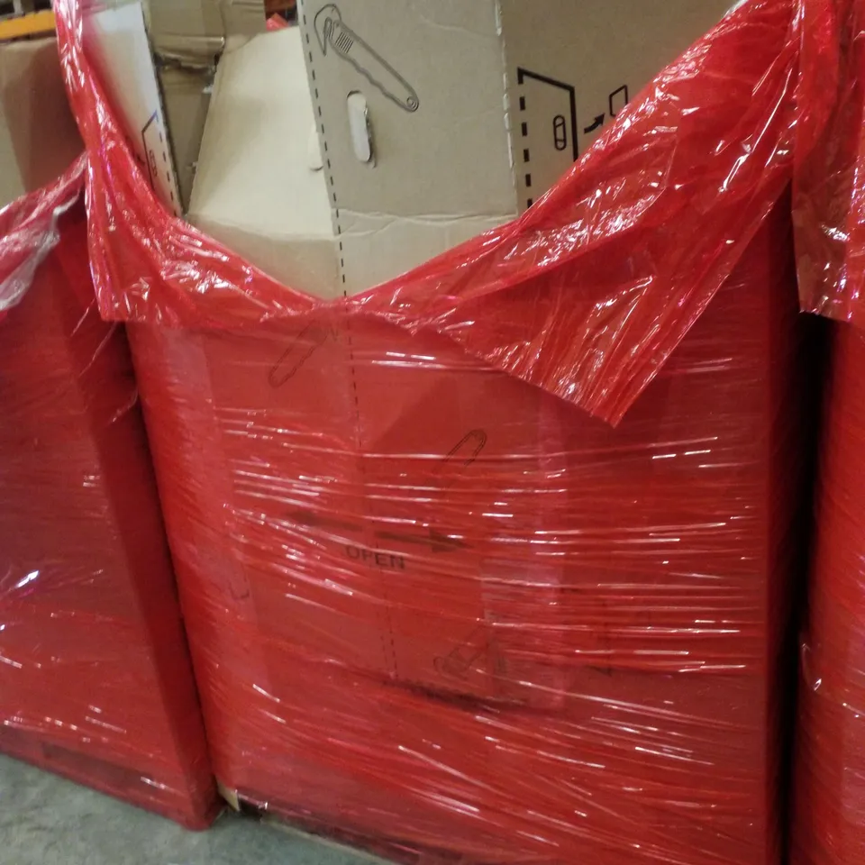 PALLET CONTAINING ASSORTED PRODUCTS INCLUDING METAL GARDEN FENCE, 12 IN 1 BREAD MACHINE, GARDENING TOOLS, PLANT POT TRAYS & CHAIR MAT FOR CARPET