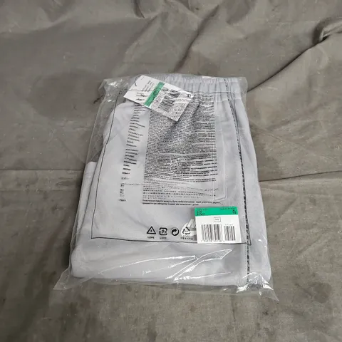 NIKE KIDS REPEAT TAPE SHORTS IN GREY SIZE XL